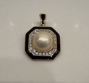 Vintage TAT Signed Pearl Cabochon Rhinestone Black Enamel Gold Tone Enhancer